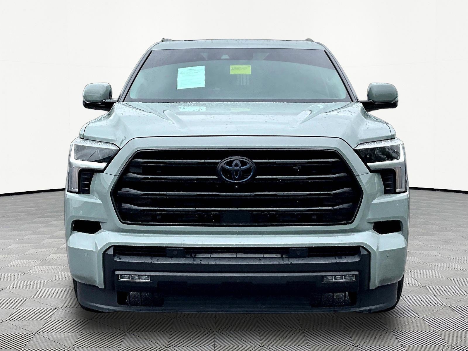 Used 2023 Toyota Sequoia SR5 w/ SR5 Premium Package AWD/4WD image 2