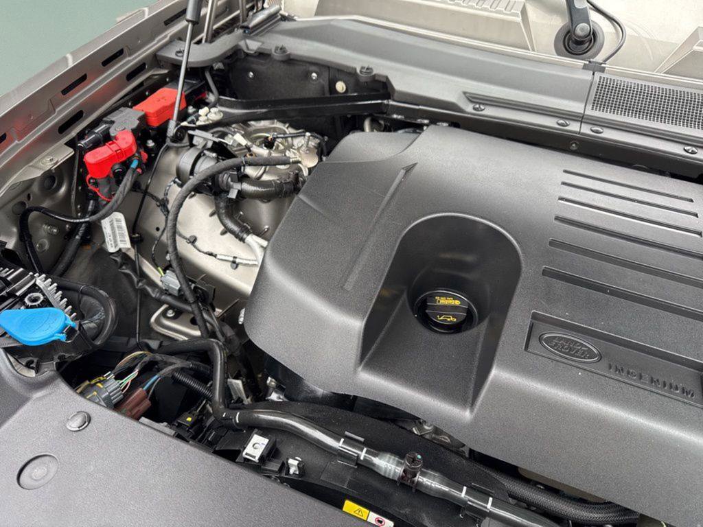Used 2022 Land Rover Defender 110 X-Dynamic SE AWD/4WD image 42