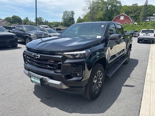 Used 2025 Chevrolet Colorado Z71 AWD/4WD image 3