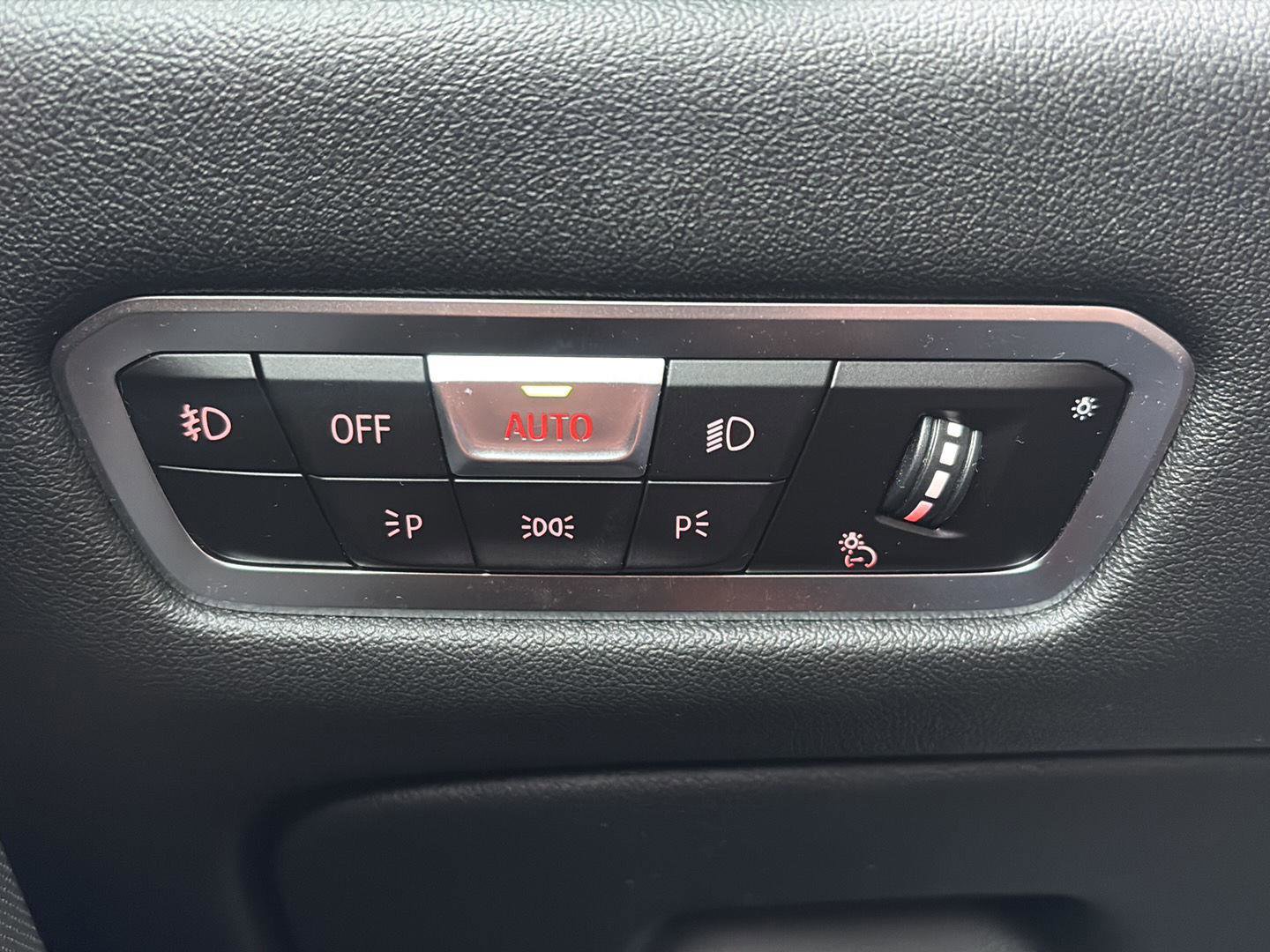 Used 2021 BMW X5 M50i w/ Executive Package image 30