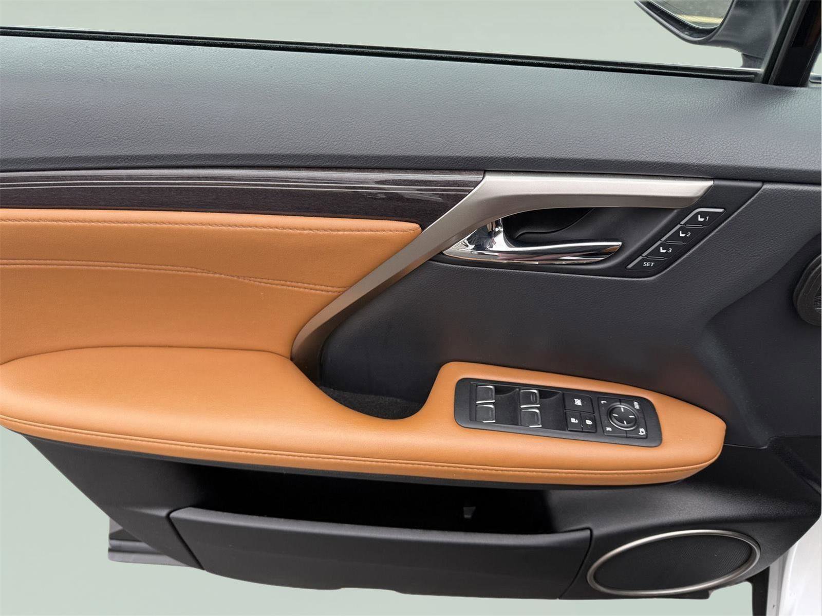 Used 2022 Lexus RX 450h AWD w/ Luxury Package image 9