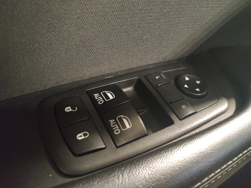 Used 2018 Dodge Challenger SXT RWD image 27