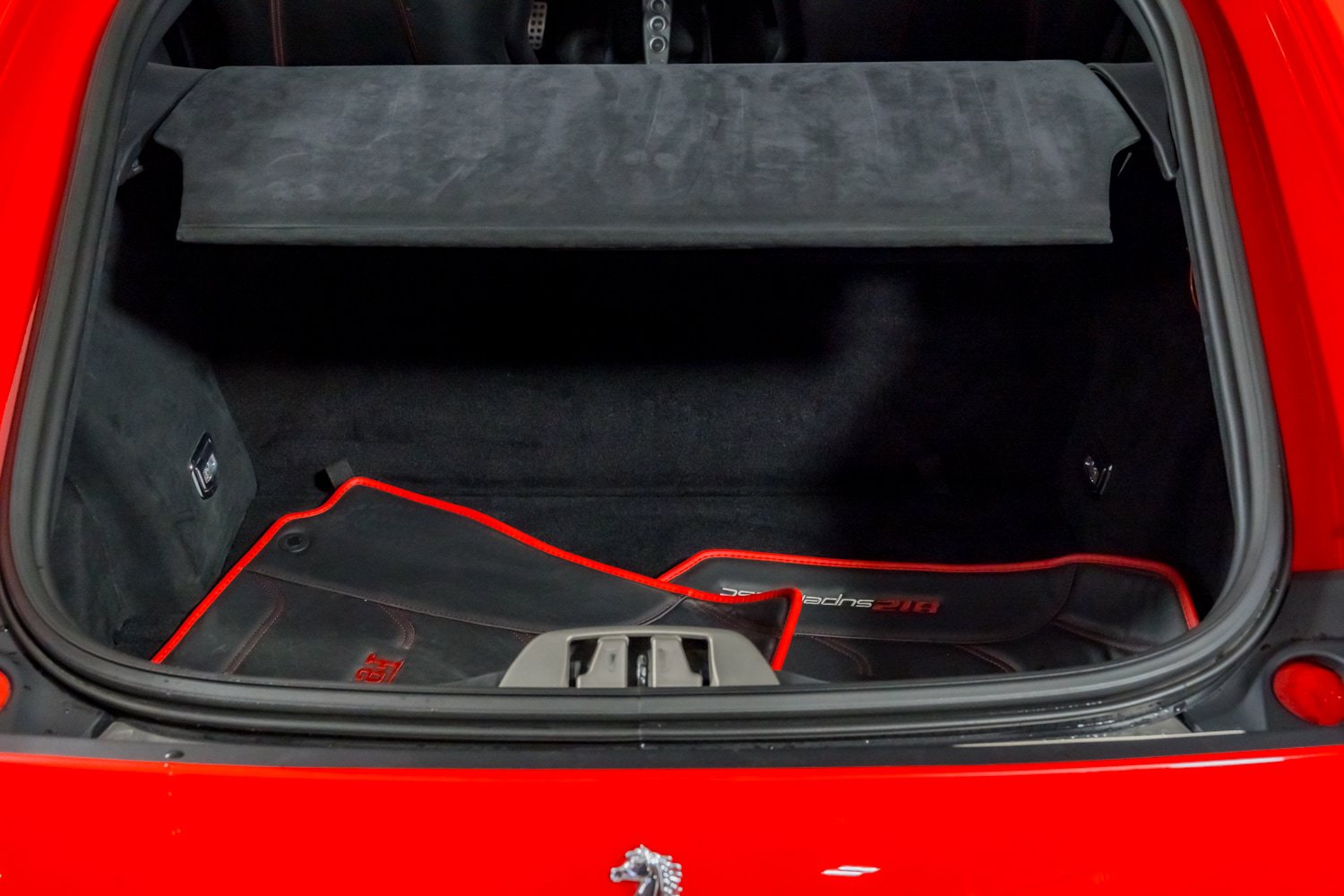 Used 2018 Ferrari 812 Superfast RWD image 44