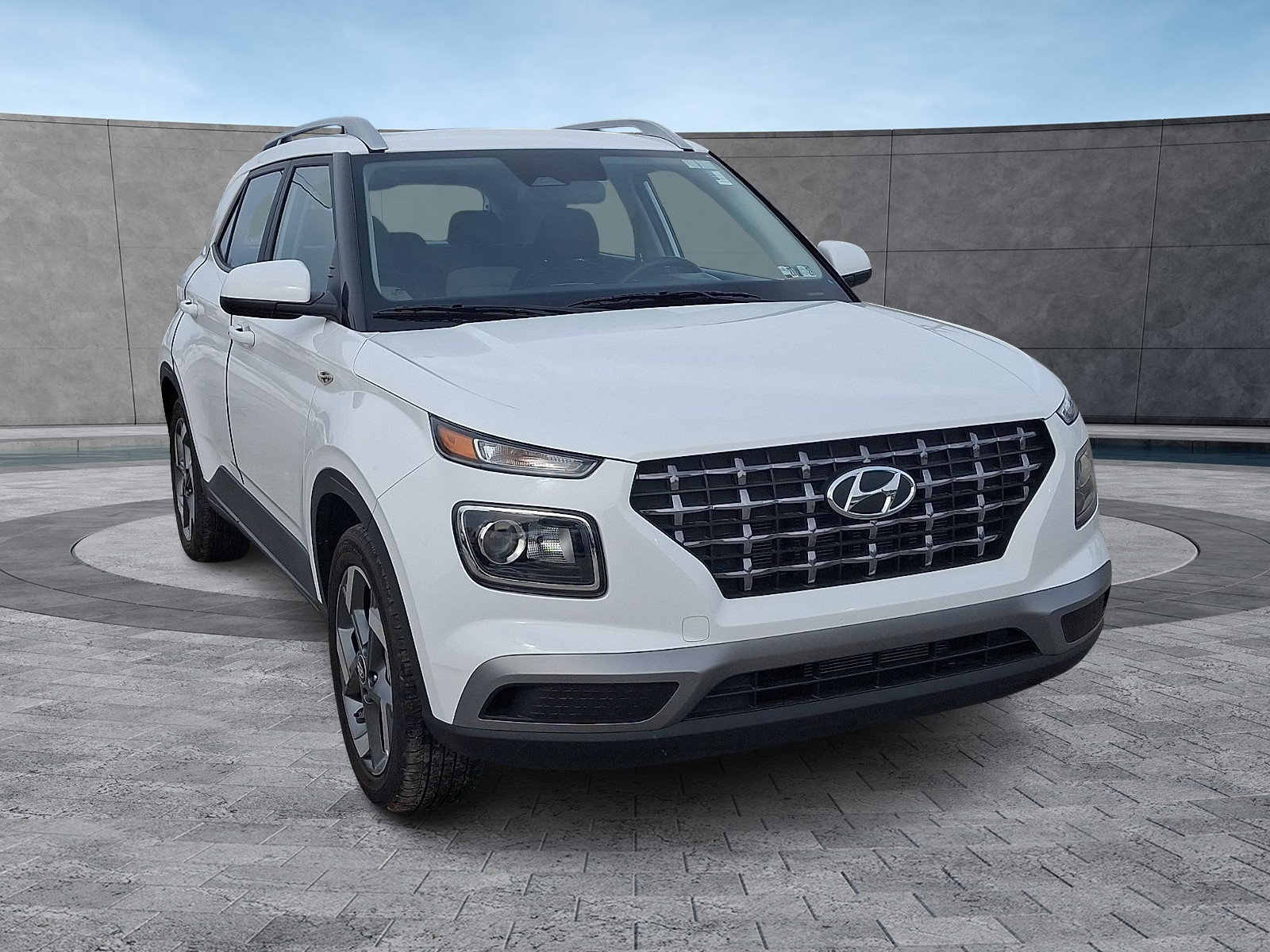 Certified 2025 Hyundai Venue SEL image 2