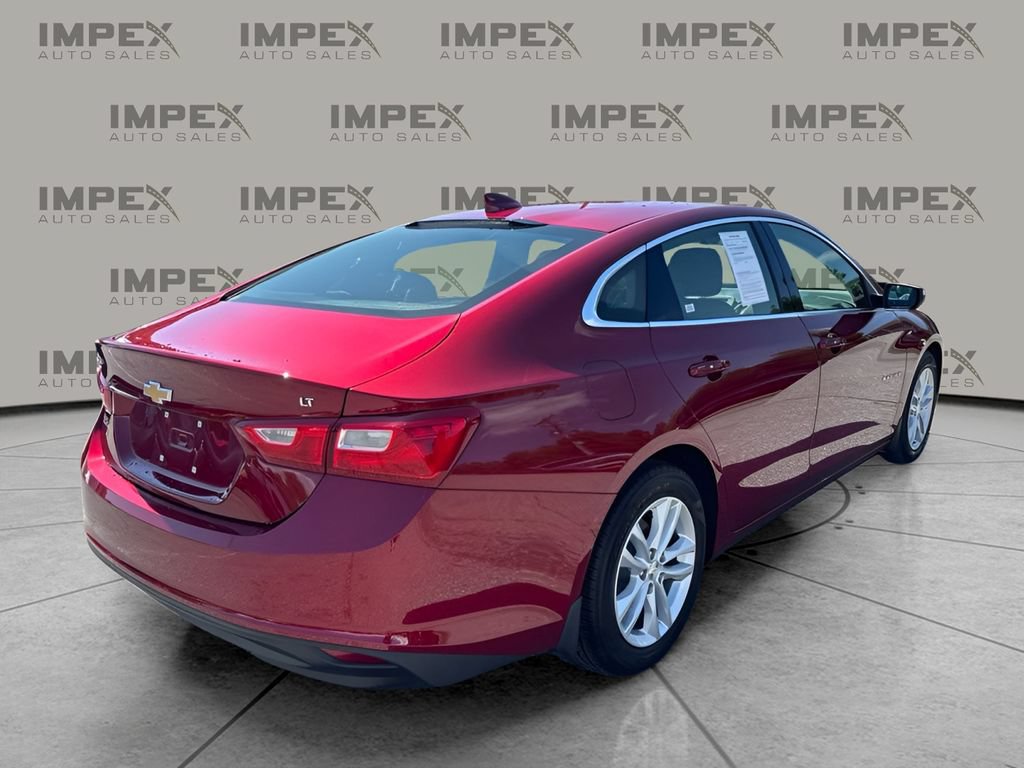 Used 2017 Chevrolet Malibu LT FWD image 3