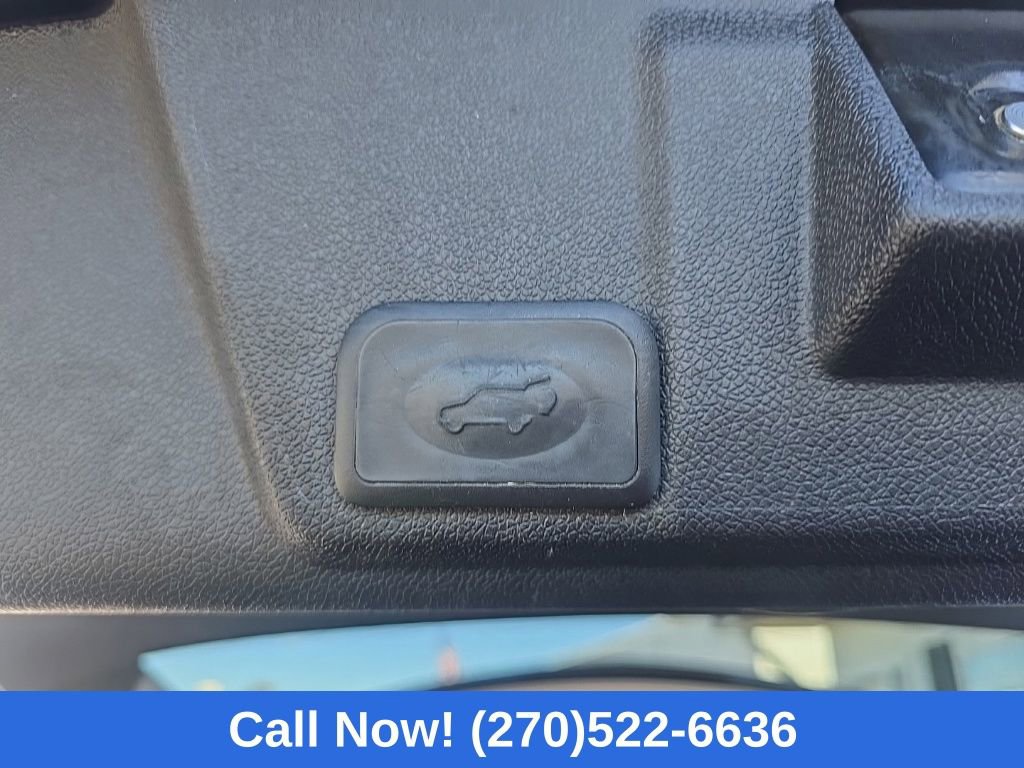 Used 2017 Chevrolet Traverse LT image 21