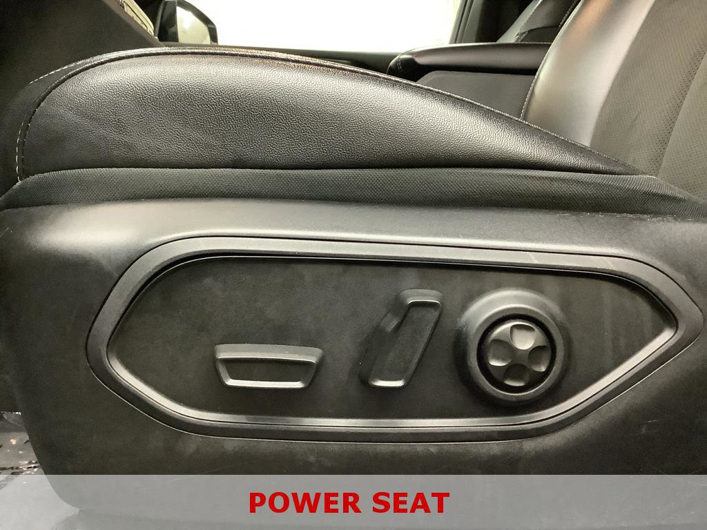 Used 2024 Jeep Grand Cherokee L Laredo image 16