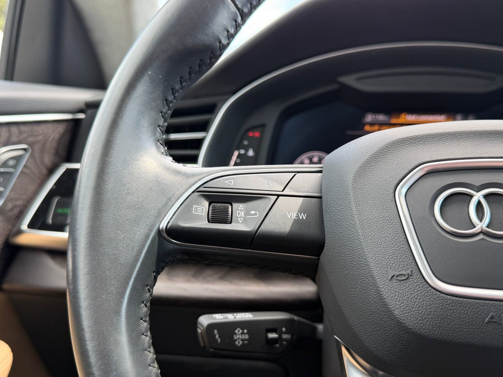 Used 2019 Audi Q8 Prestige image 24