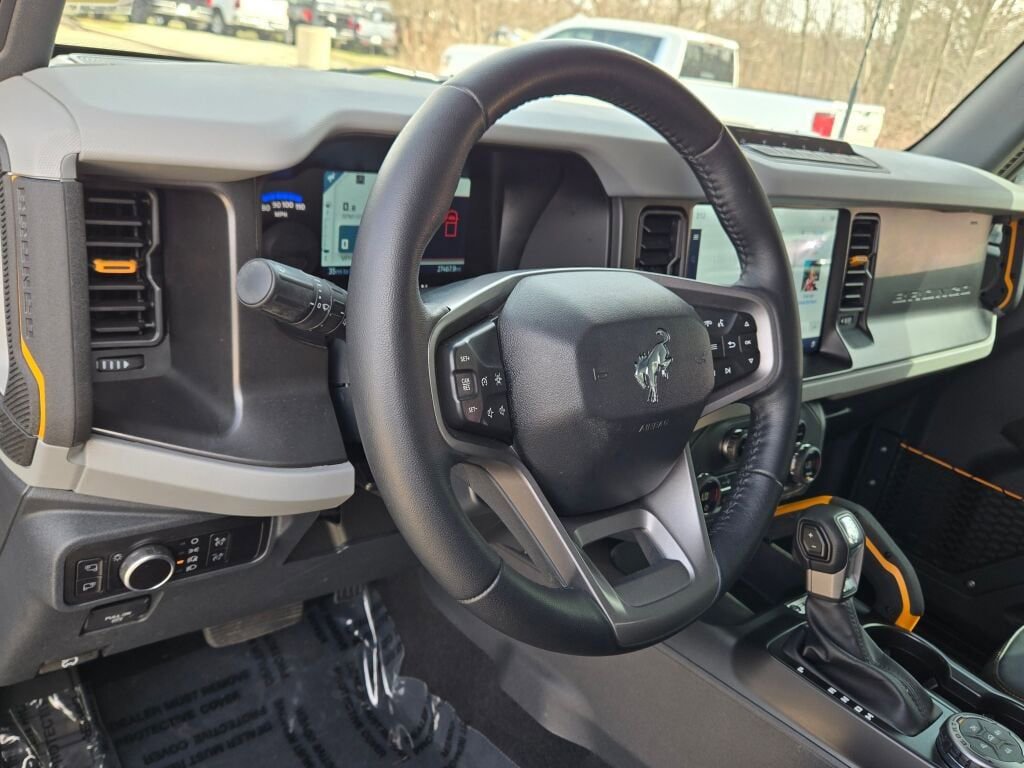 Used 2023 Ford Bronco Badlands image 20