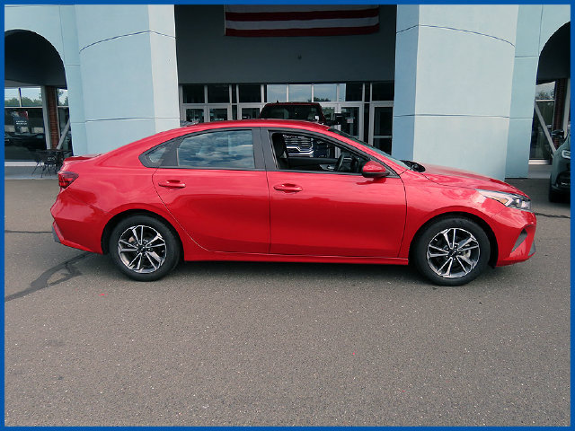 Used 2023 Kia Forte LXS FWD image 2