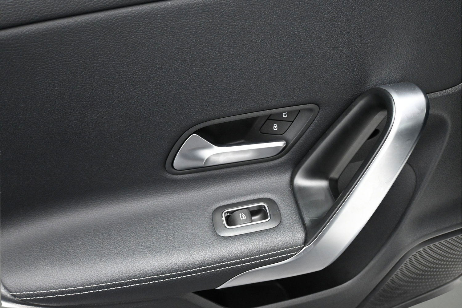 Used 2025 Mercedes-Benz CLA 250 image 9