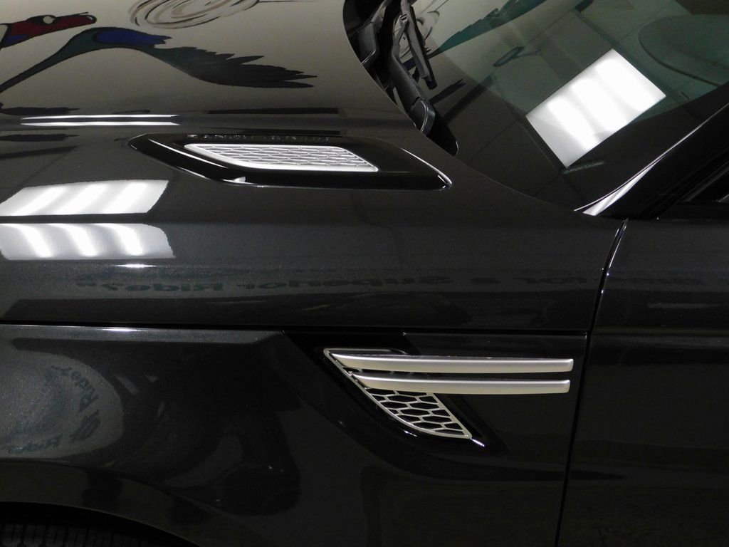 Used 2014 Land Rover Range Rover Sport HSE image 19