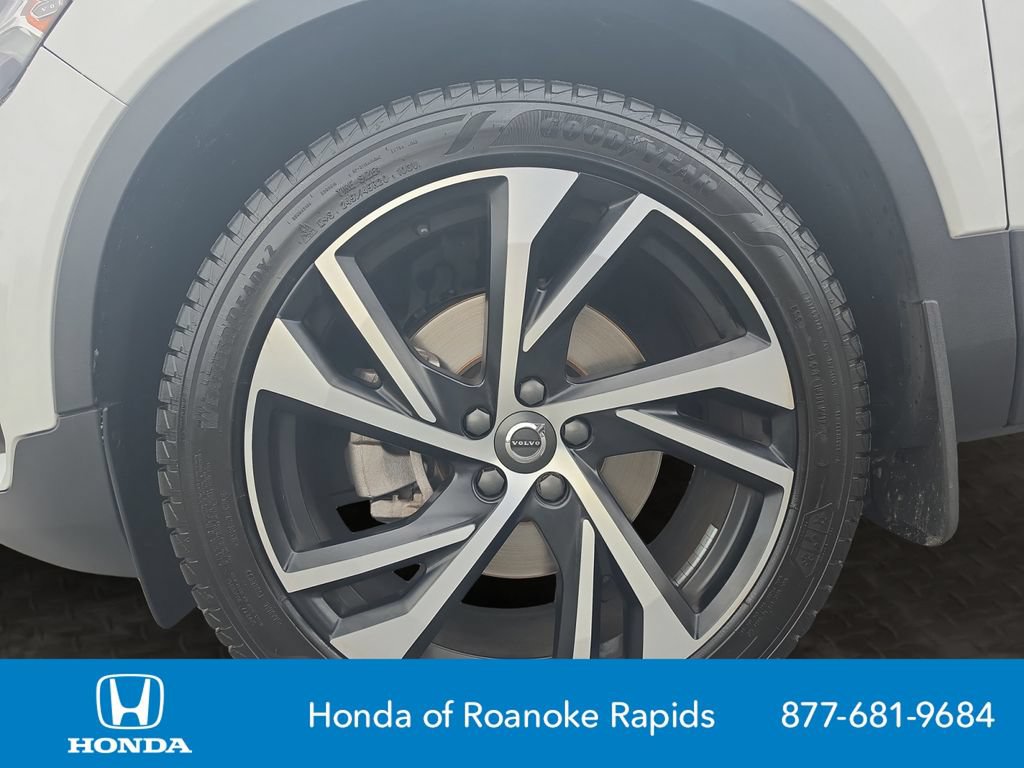 Used 2020 Volvo XC40 T4 R-Design w/ Protection Package Premier FWD image 9