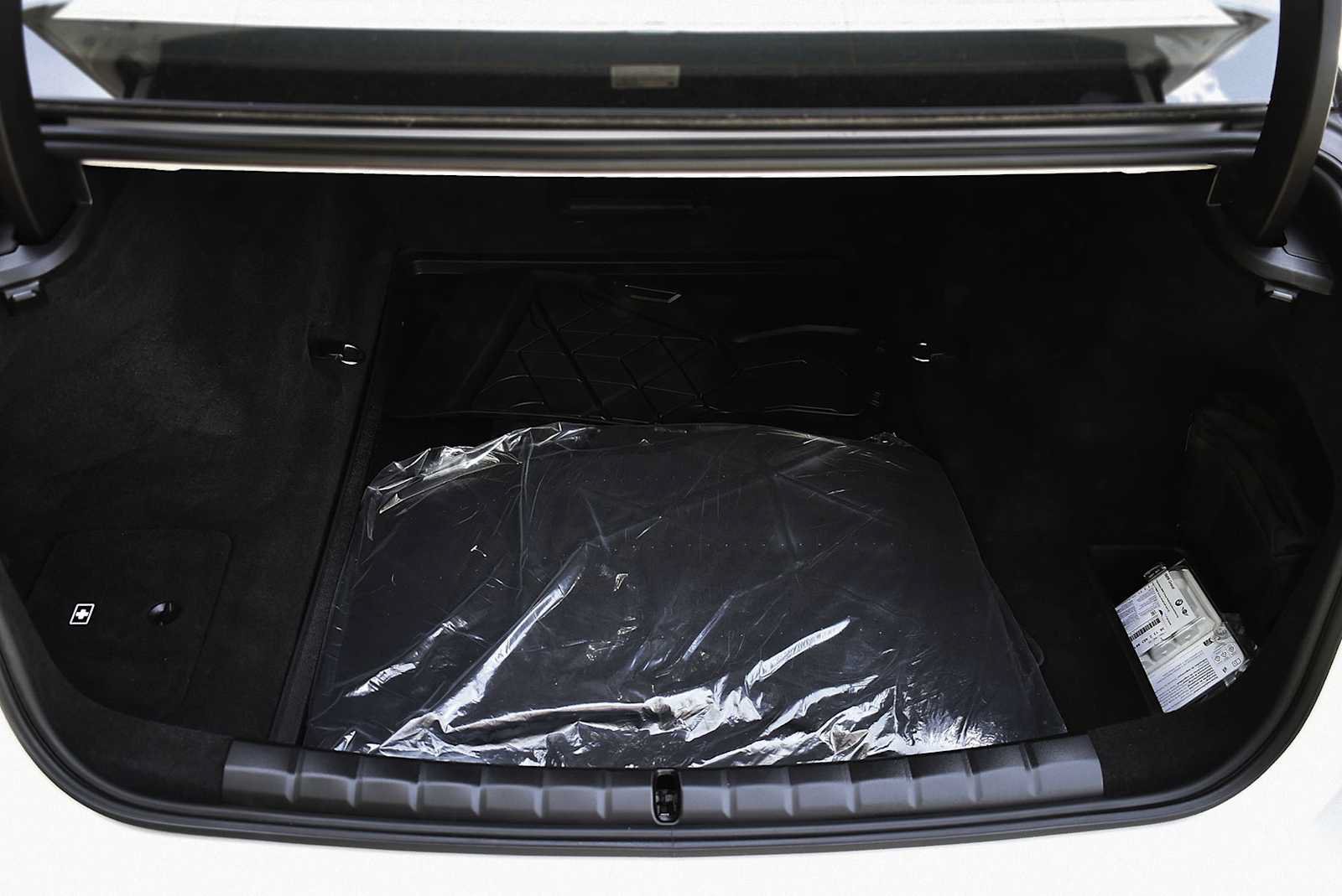 Used 2024 BMW 760i xDrive AWD/4WD image 9