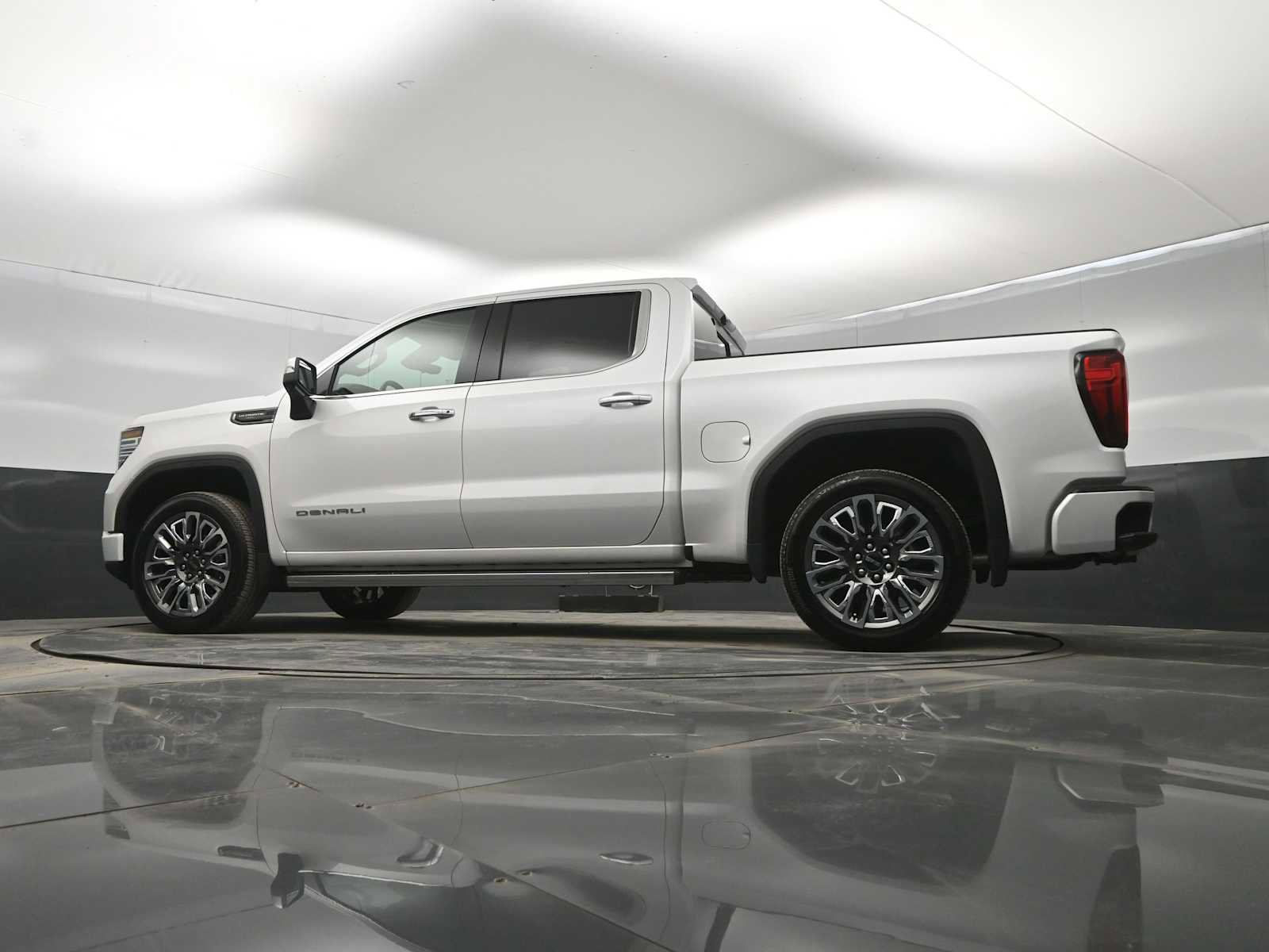 Used 2024 GMC Sierra 1500 Denali Ultimate image 34
