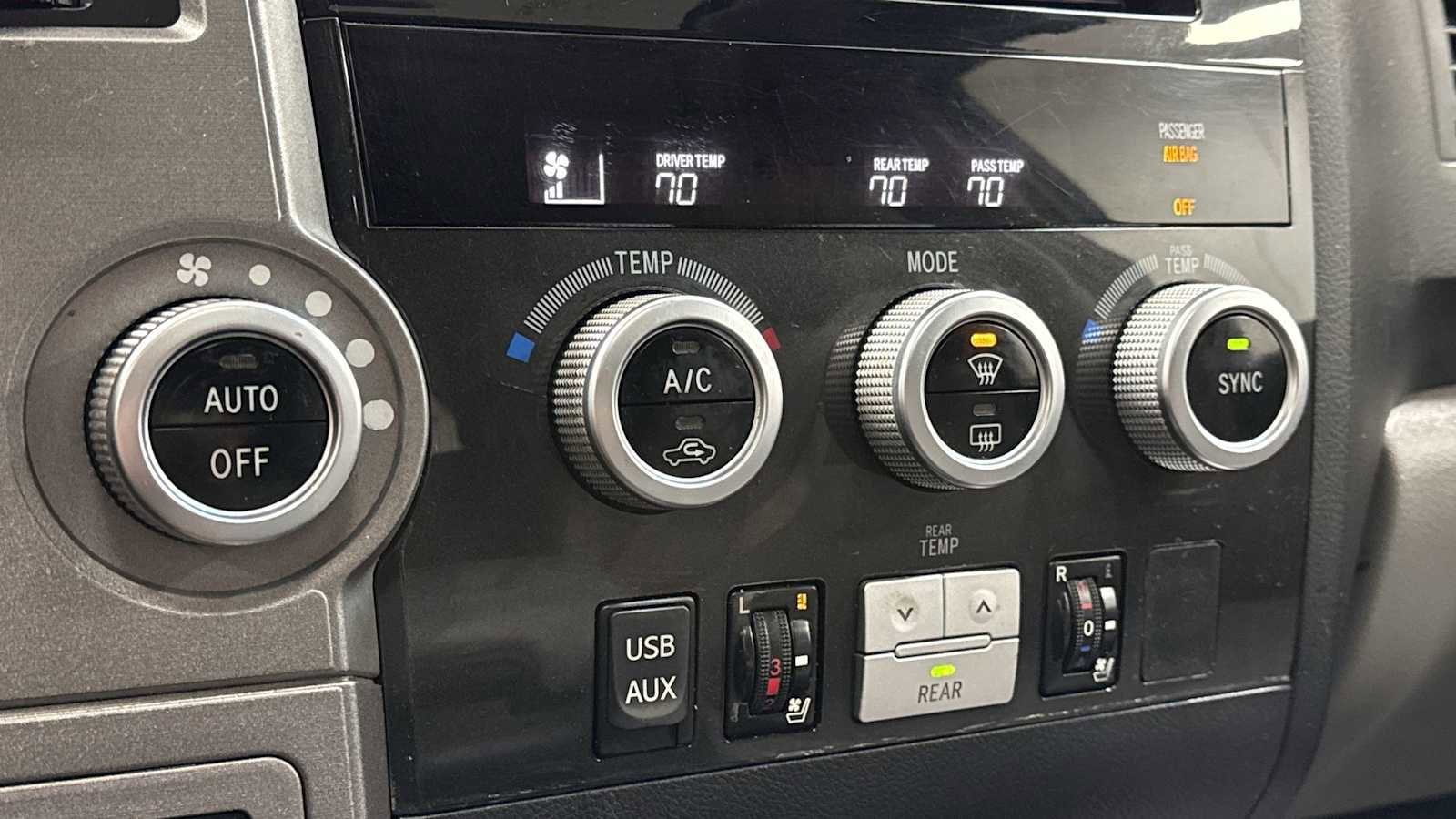 Used 2010 Toyota Sequoia Platinum image 20