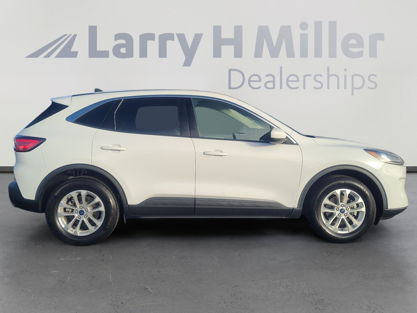 Used 2020 Ford Escape SE image 6