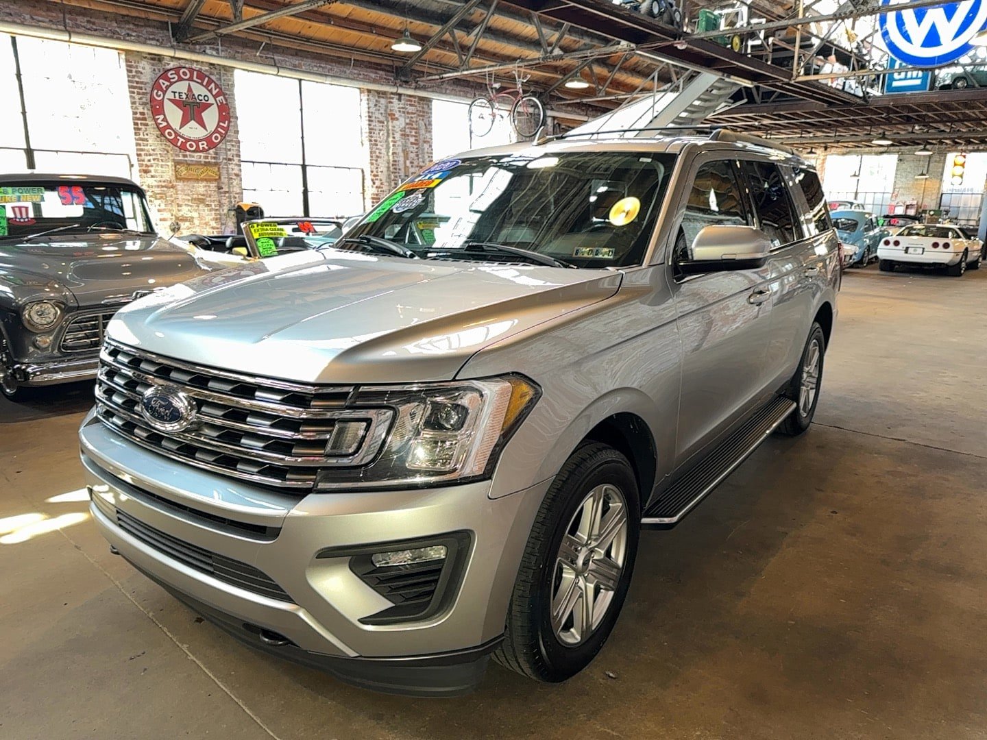 Used 2020 Ford Expedition XLT w/ Equipment Group 202A AWD/4WD image 7