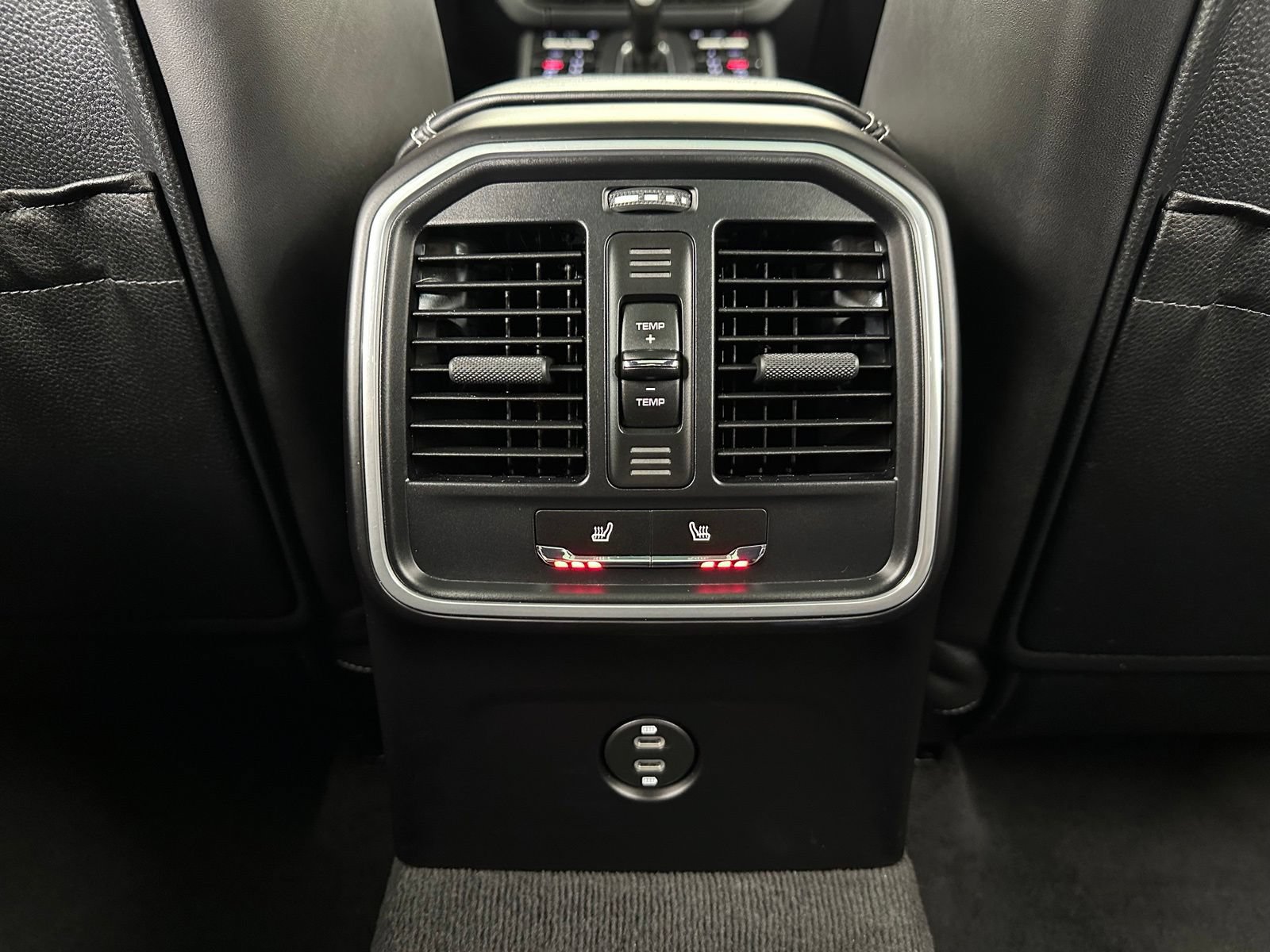Used 2022 Porsche Macan AWD/4WD image 33