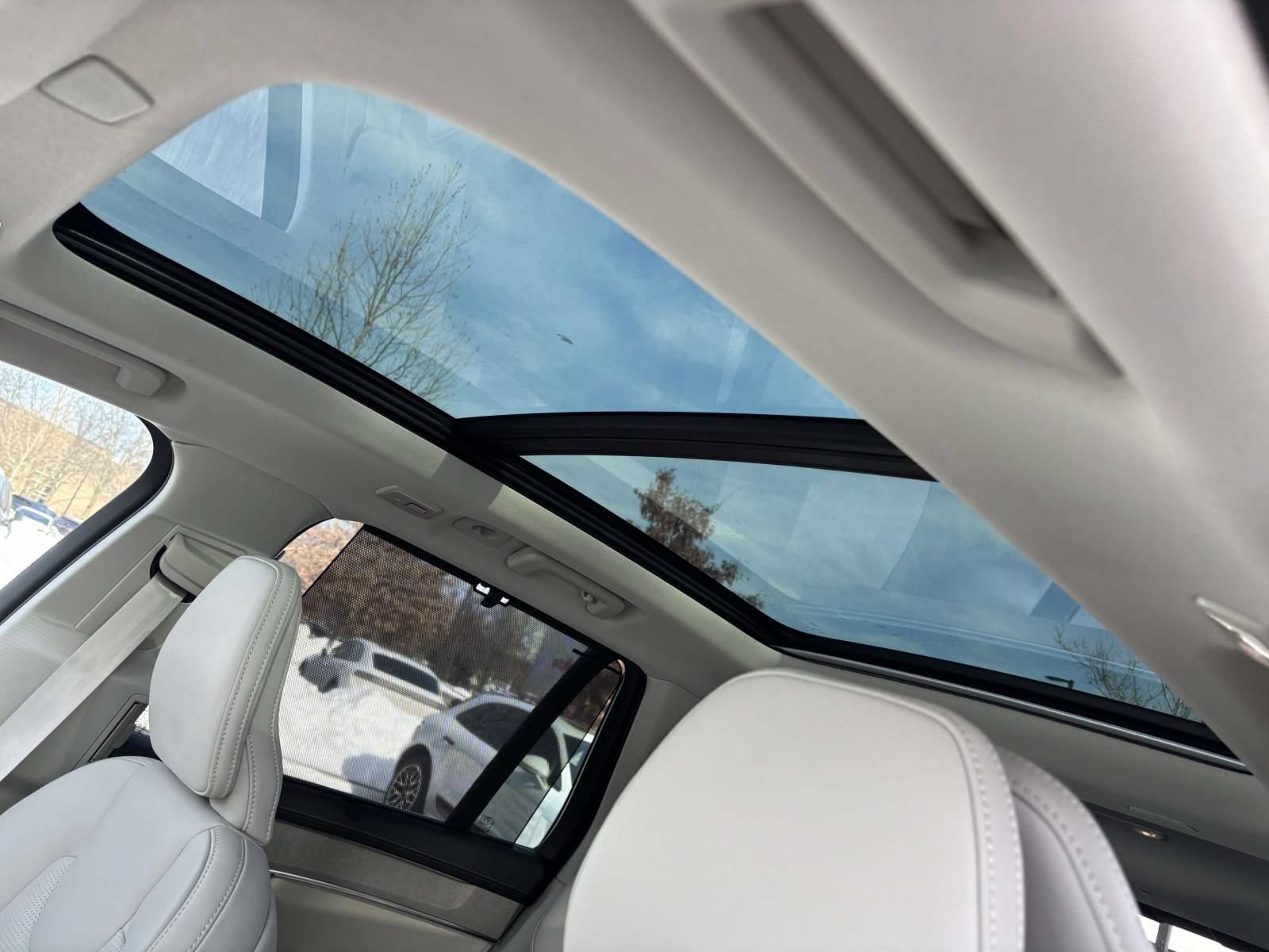 New 2026 Volvo XC90 T8 Ultra w/ Protection Package Premier AWD/4WD image 24