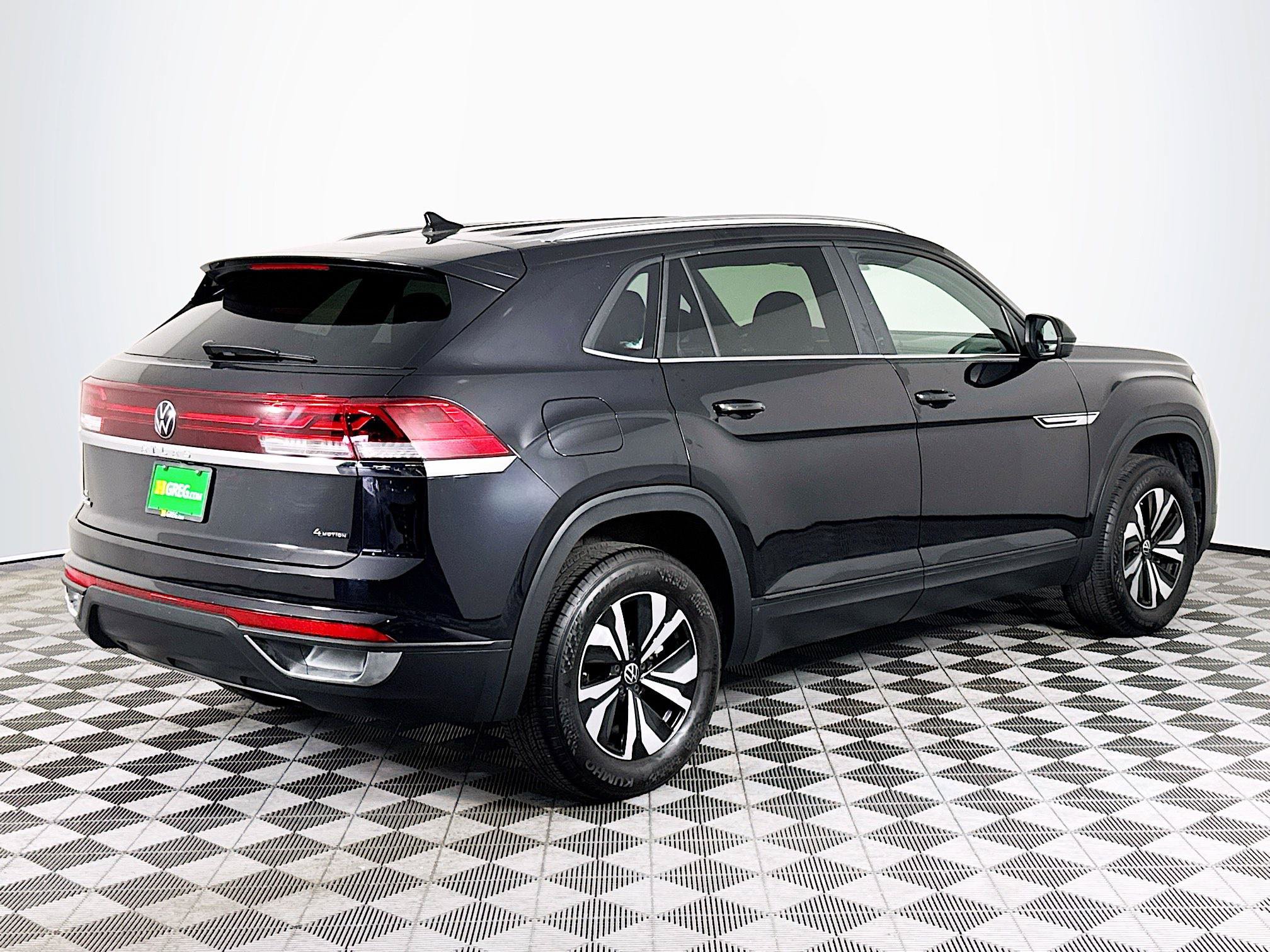 Used 2025 Volkswagen Atlas Cross Sport SE AWD/4WD image 8