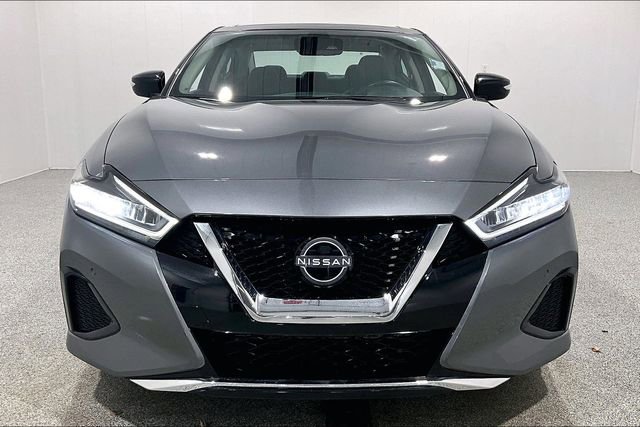 Used 2023 Nissan Maxima SL FWD image 2