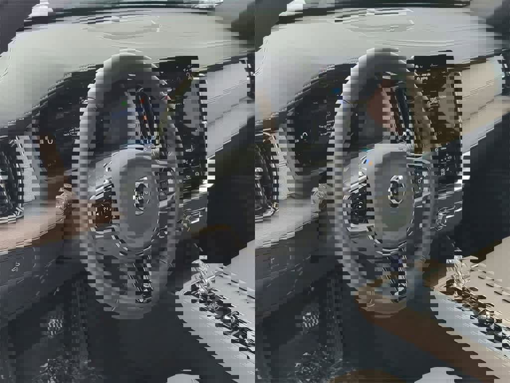 Certified 2026 Volvo XC90 B6 Plus w/ Protection Package Premier image 2