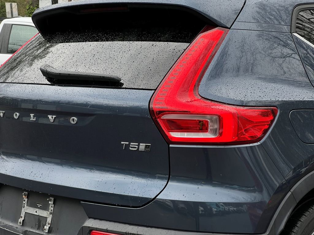 Used 2019 Volvo XC40 T5 Inscription image 11