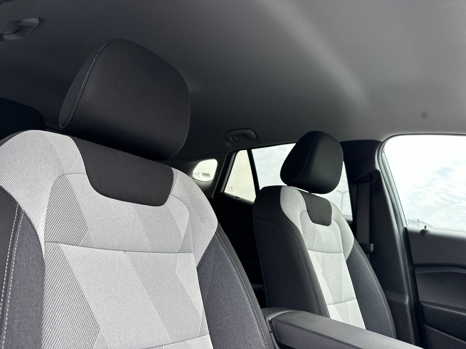Used 2025 Chevrolet Trax LS FWD image 17