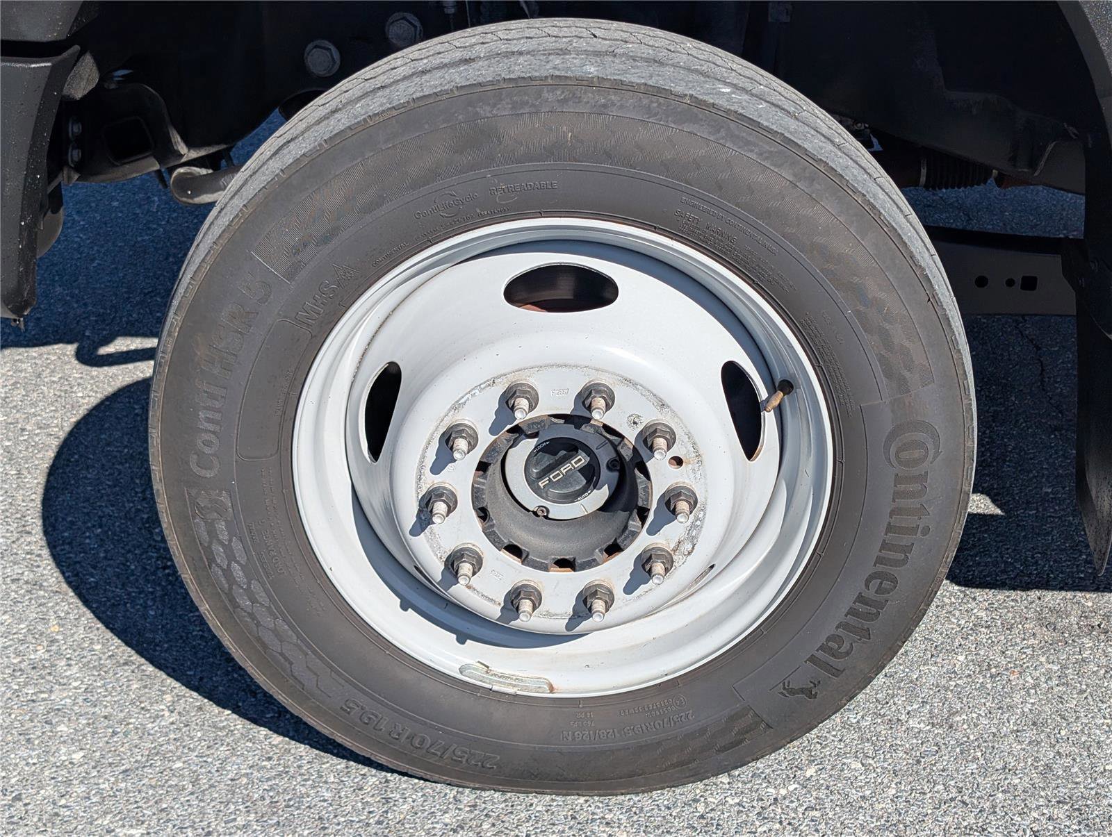 Used 2024 Ford F550 4x4 Crew Cab Super Duty image 11