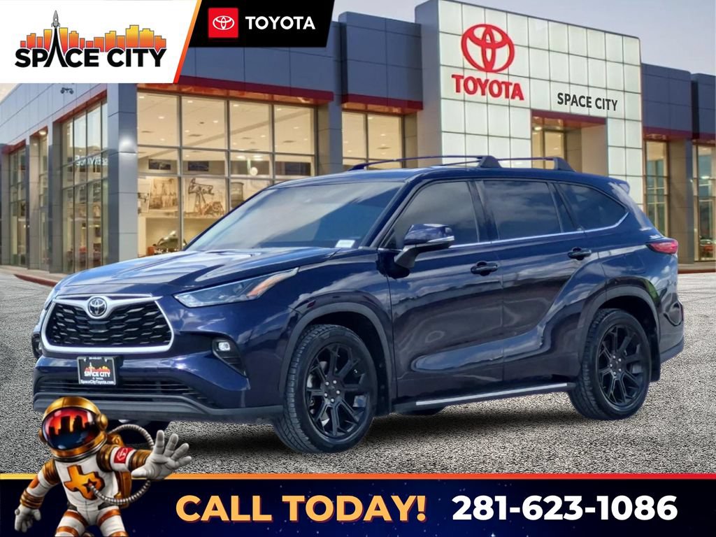 Used 2022 Toyota Highlander LE