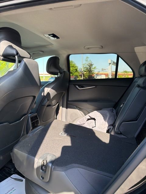 Used 2023 Kia Niro SX Touring image 7