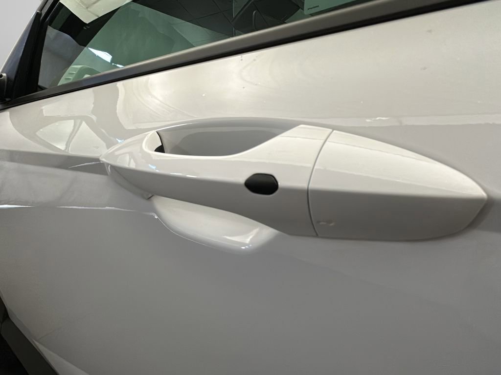 Certified 2025 Hyundai Kona SE image 5