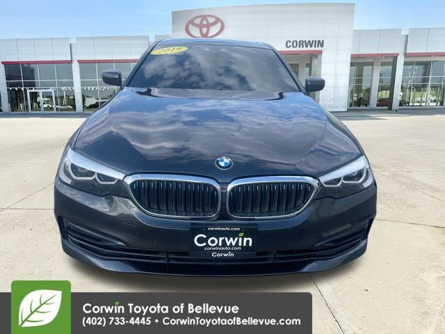 Used 2019 BMW 530e xDrive w/ Convenience Package image 3
