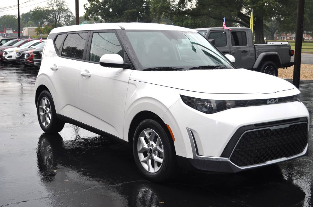 Used 2024 Kia Soul LX w/ Option Group 015