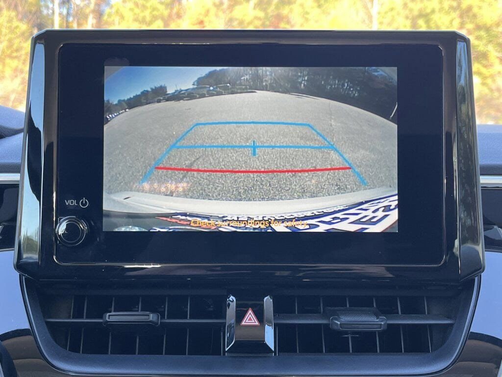 Used 2024 Toyota Corolla LE image 3