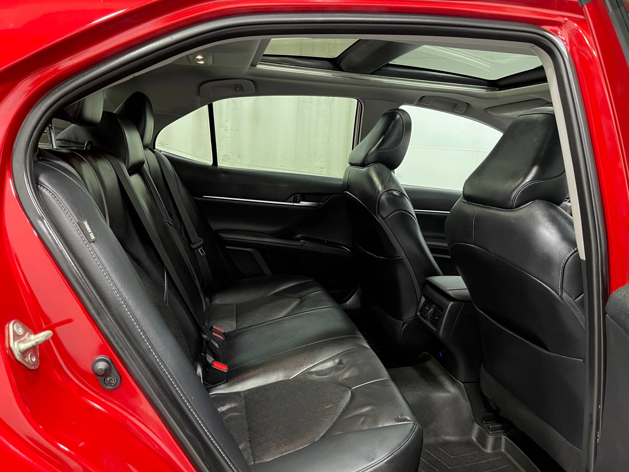 Used 2020 Toyota Camry XSE FWD image 29