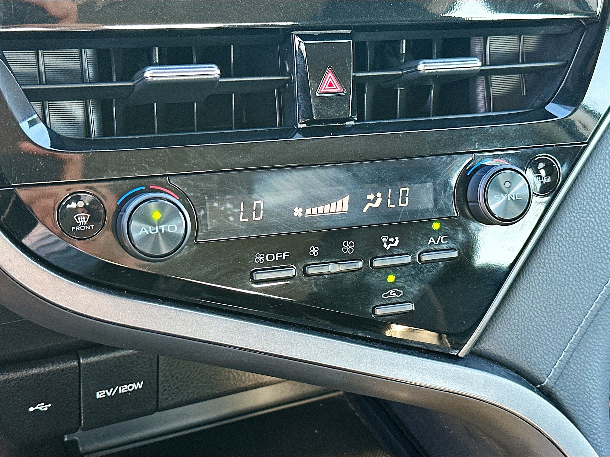 Used 2023 Toyota Camry SE image 15