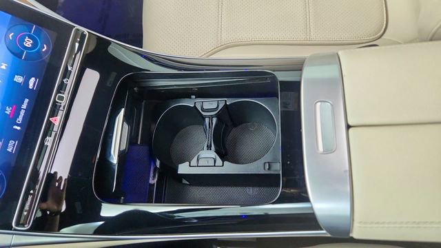 Used 2022 Mercedes-Benz C 300 Sedan image 53