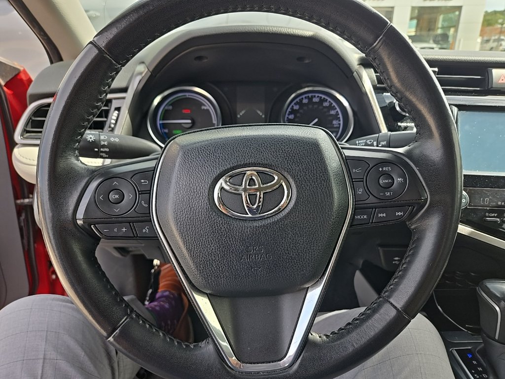 Used 2019 Toyota Camry SE FWD image 11