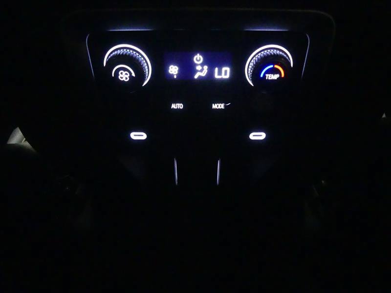 Used 2021 GMC Yukon XL SLT AWD/4WD image 24