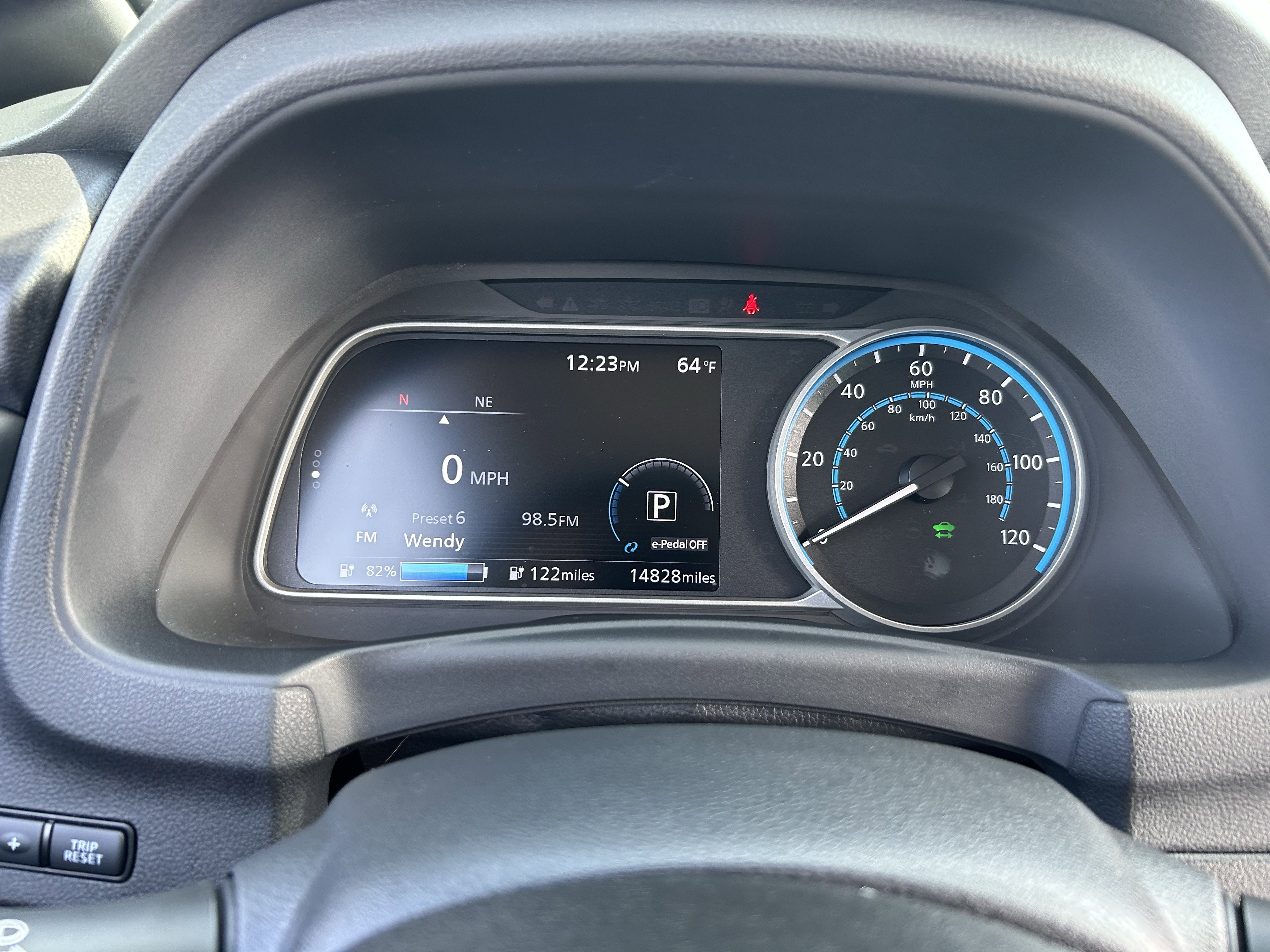 Used 2022 Nissan Leaf SV image 11