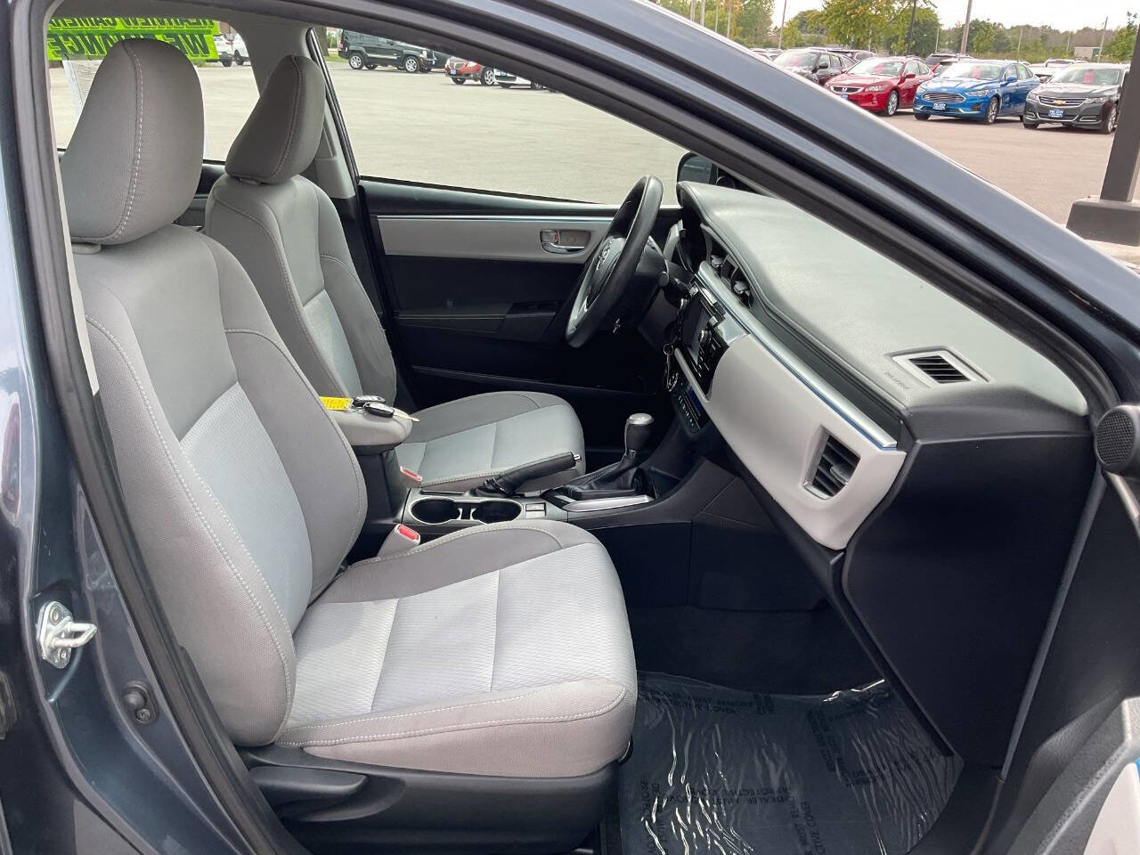 Used 2016 Toyota Corolla LE image 33