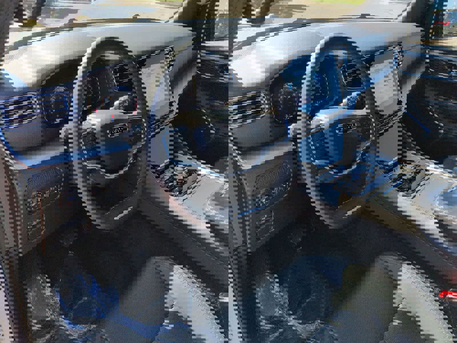 Certified 2024 Jeep Wagoneer L Series II w/ Convenience Group I image 10