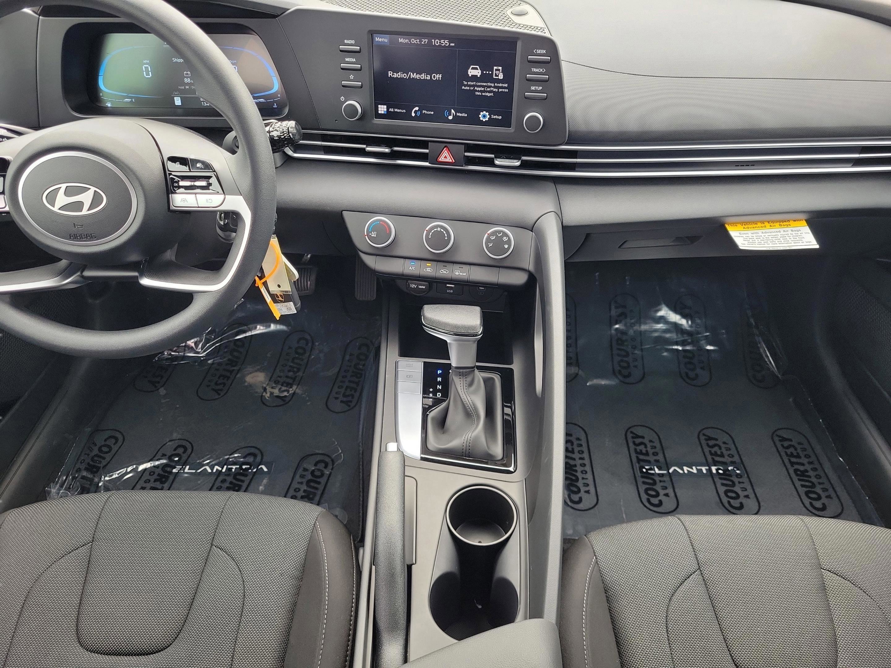 New 2026 Hyundai Elantra SE image 17