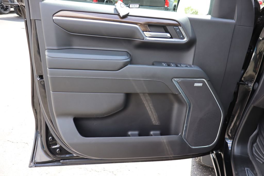 Used 2024 Chevrolet Silverado 1500 LT Trail Boss w/ LT Trail Boss Premium Package AWD/4WD image 23