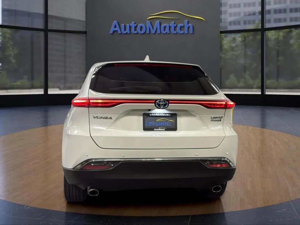 Used 2021 Toyota Venza Limited w/ Advanced Technology Package image 9