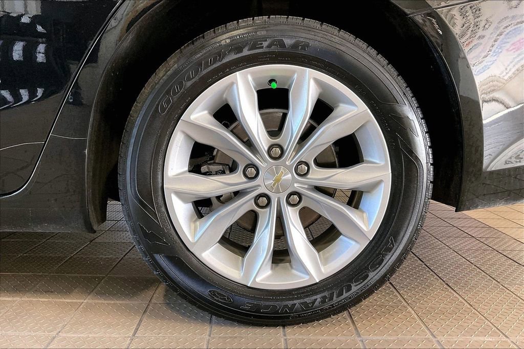 Used 2025 Chevrolet Malibu LT FWD image 32