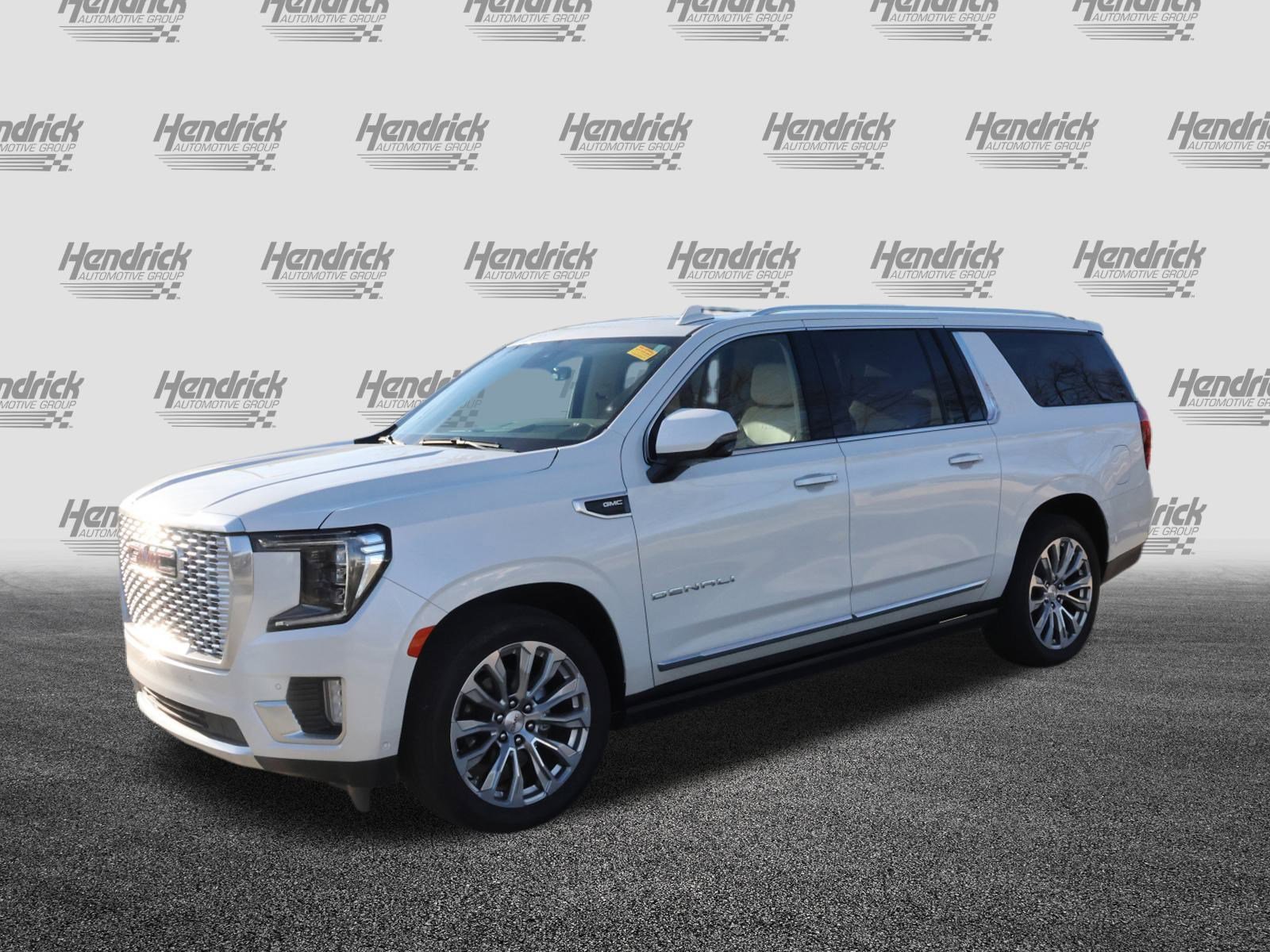 Used 2024 GMC Yukon XL Denali w/ Denali Reserve Package image 5