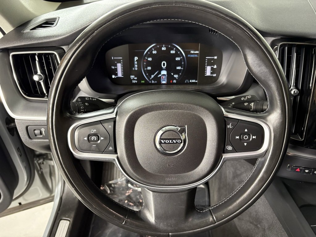 Used 2018 Volvo XC60 T6 Momentum w/ Vision Package image 20